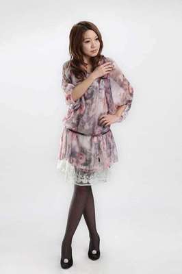 杭州專(zhuān)業(yè)服裝攝影公司 為淘寶服飾拍攝注入藝術(shù)與商業(yè)的完美融合