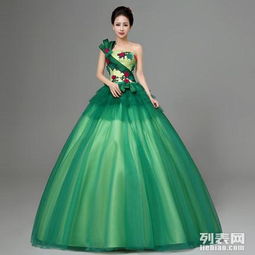 杭州服裝租賃指南 從古代禮儀到現(xiàn)代表演的一站式選擇